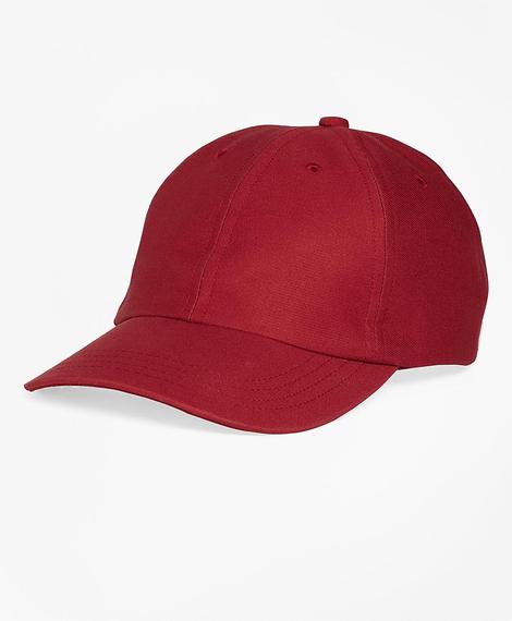 Erkek kırmızı renkli beyzbol şapkası